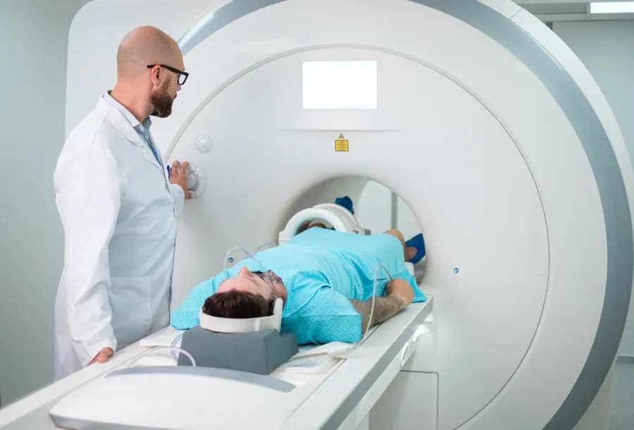 Skutki uboczne po rezonansie magnetycznym: co musisz wiedzieć przed badaniem
