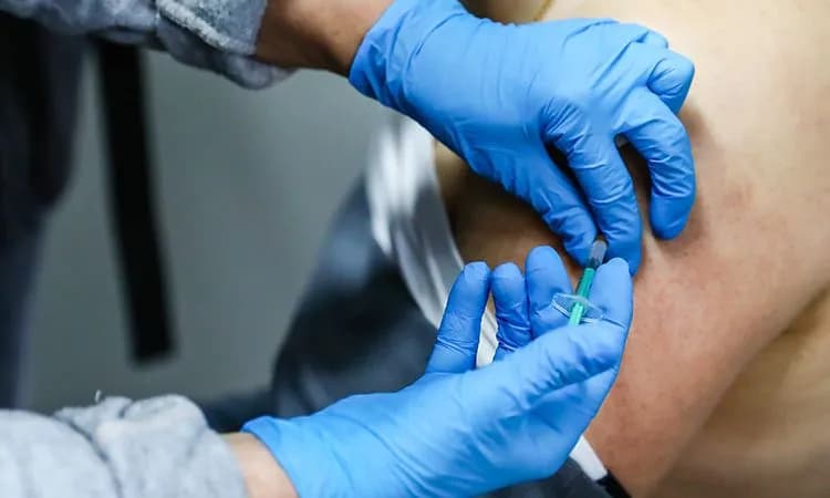 Skutki uboczne szczepienia na grypę – co warto wiedzieć o ryzyku?