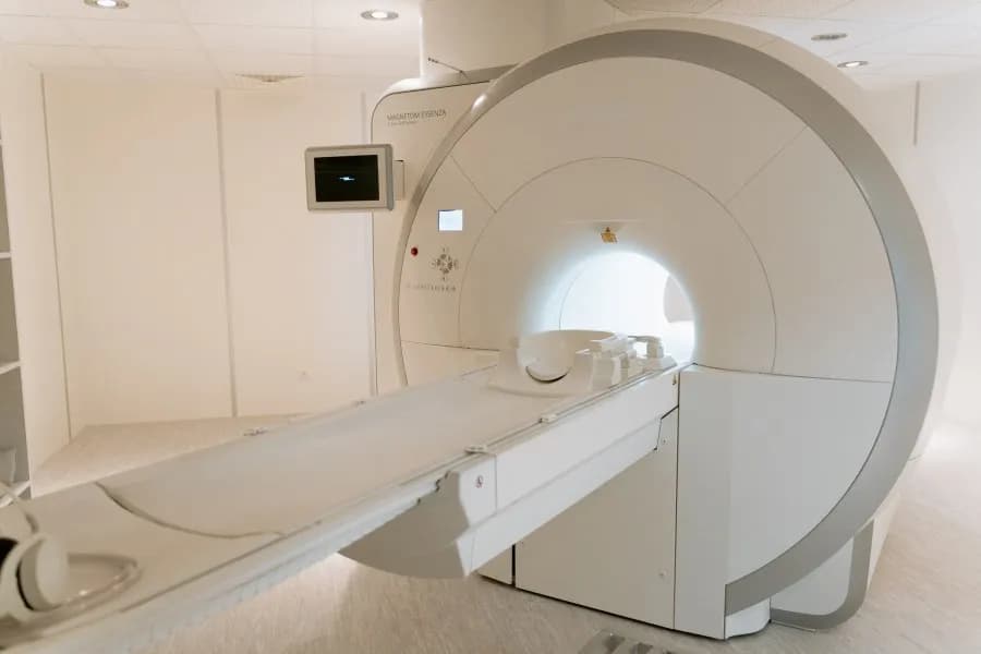 Skutki uboczne tomografii komputerowej: promieniowanie, reakcje i ryzyko zdrowotne